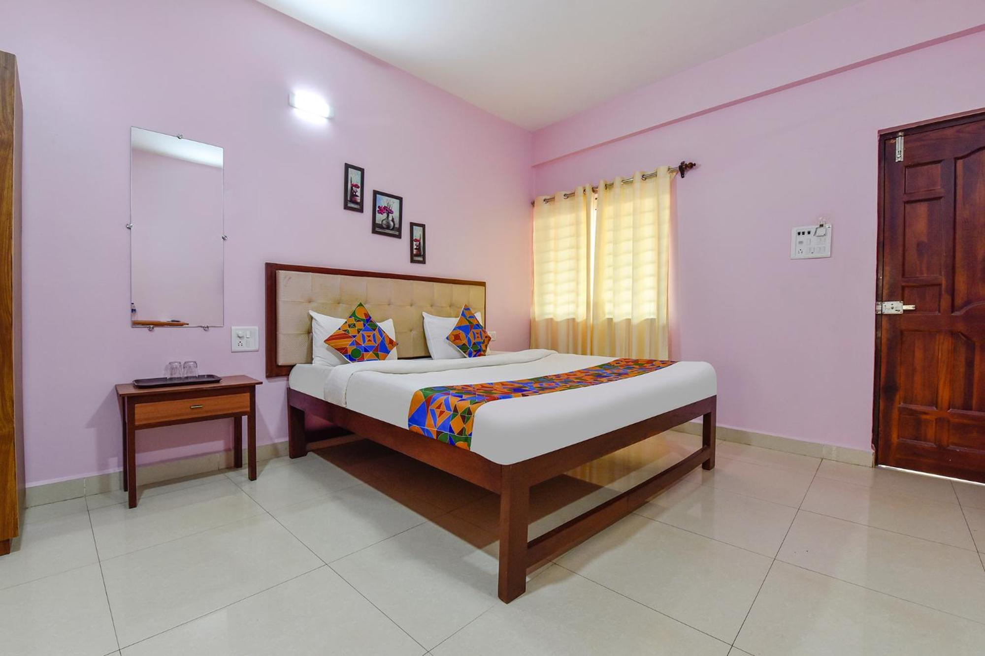 Fabexpress Morjim Paradise - Nr Morjim Beach Екстериор снимка