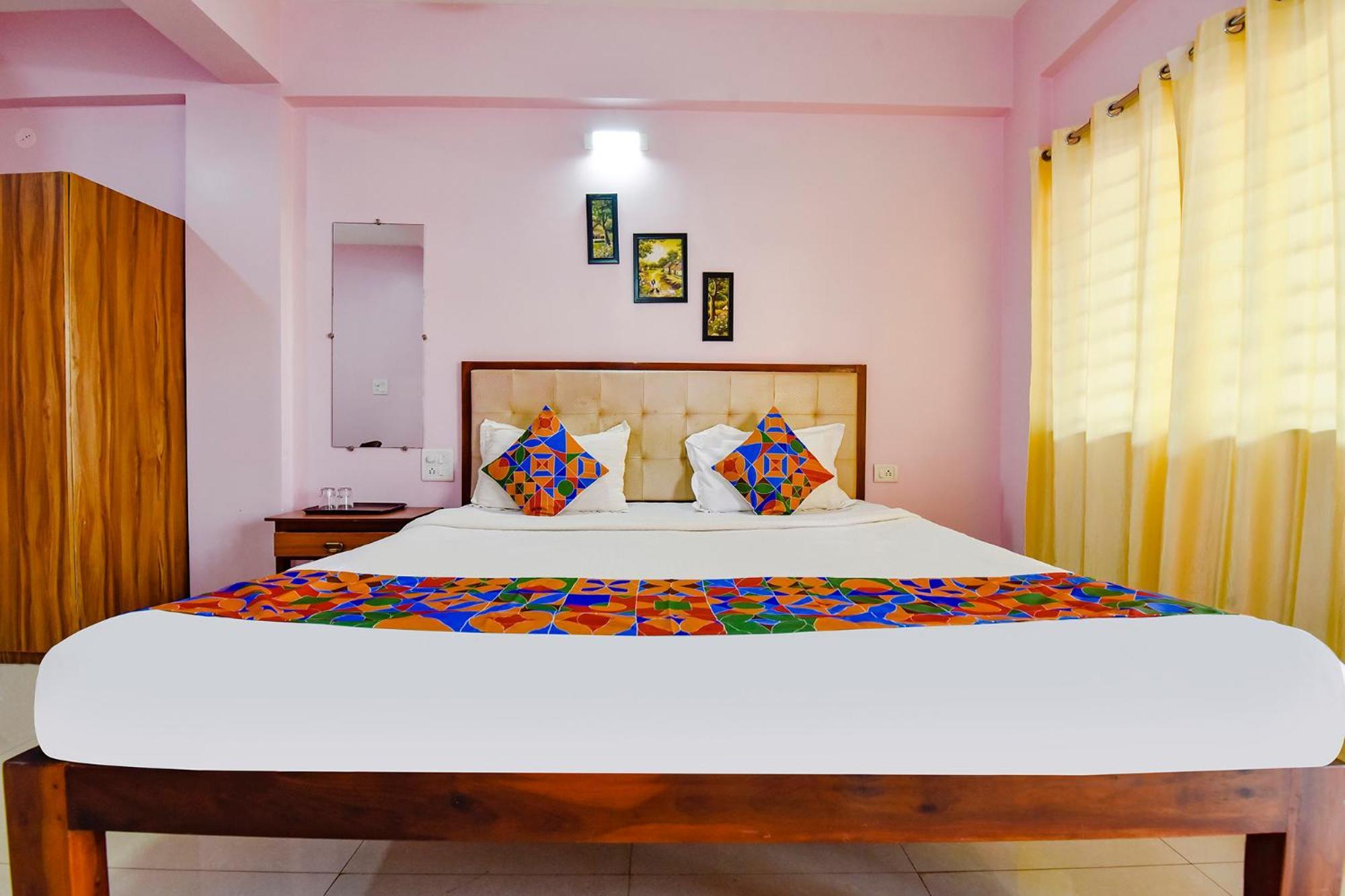 Fabexpress Morjim Paradise - Nr Morjim Beach Екстериор снимка