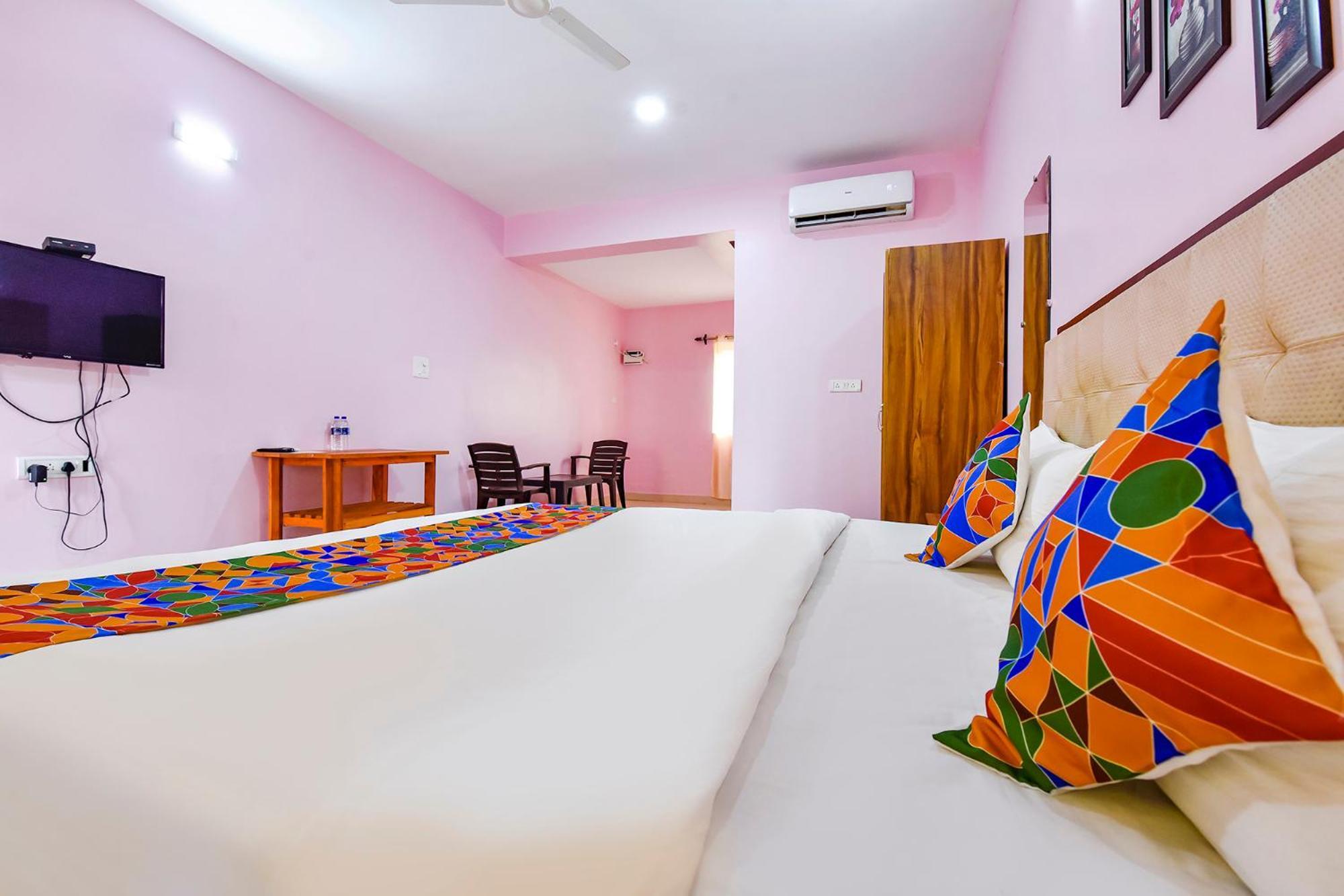 Fabexpress Morjim Paradise - Nr Morjim Beach Екстериор снимка